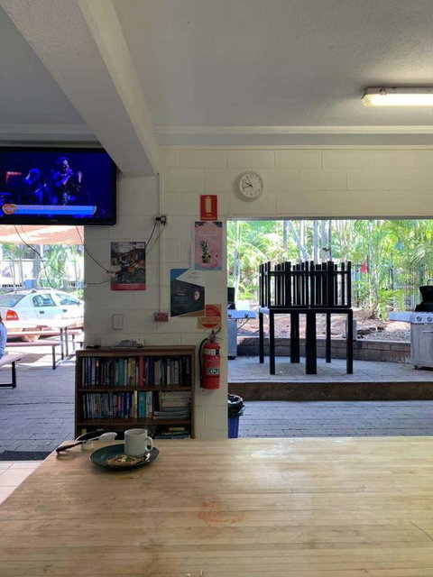 Frogs-Hollow Backpackers - Australian Directory 16