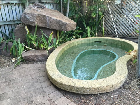 Frogs-Hollow Backpackers - Australian Directory 13