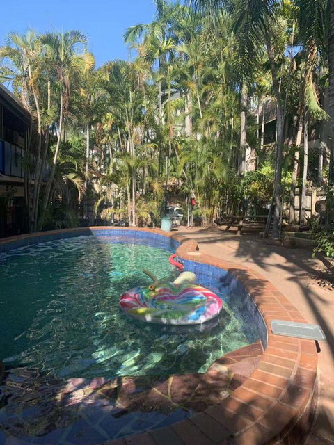 Frogs-Hollow Backpackers - Australian Directory 0