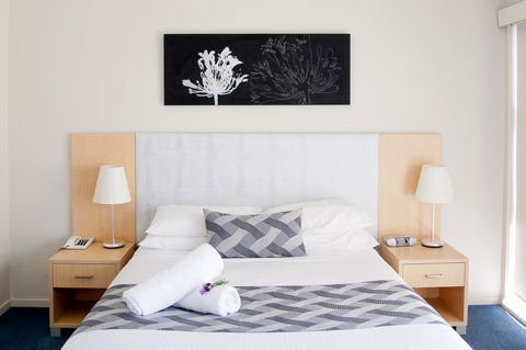 Corrigans Cove - Australian Directory 1
