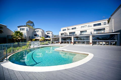 Corrigans Cove - Australian Directory 0