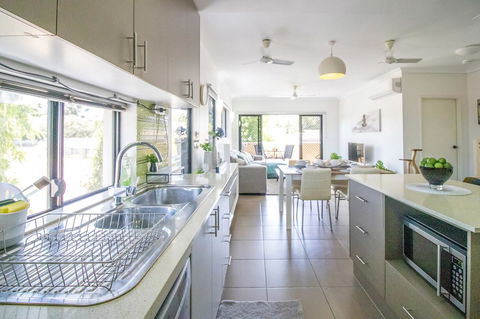 ZEN QUEST - The NOMADS PAD Near Nightcliff Markets & Sunset Foreshore - Australian Directory 25