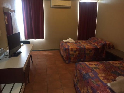 Winnellie Hotel Motel - Australian Directory 15