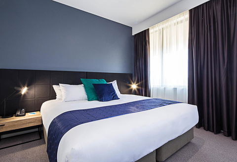 Mantra MacArthur Hotel - Australian Directory 28