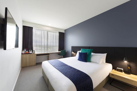 Mantra MacArthur Hotel - Australian Directory 2