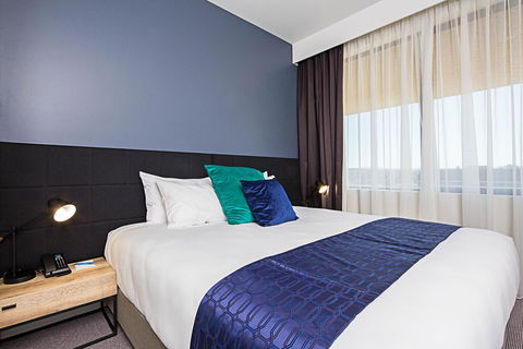 Mantra MacArthur Hotel - Australian Directory 30