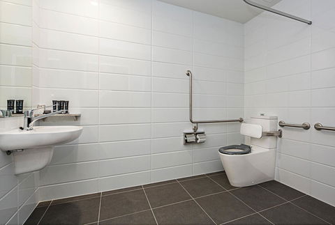 Mantra MacArthur Hotel - Australian Directory 31