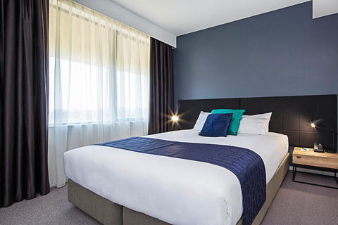 Mantra MacArthur Hotel - Australian Directory 13