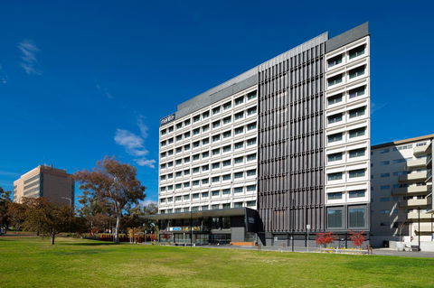 Mantra MacArthur Hotel - Australian Directory 8
