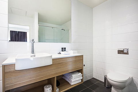 Mantra MacArthur Hotel - Australian Directory 21