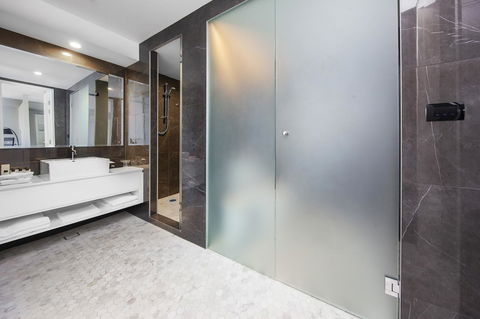 Canberra Rex Hotel - Australian Directory 38