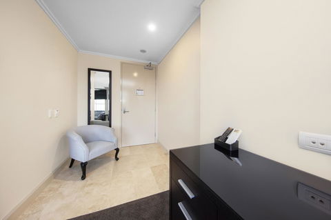 Canberra Rex Hotel - Australian Directory 28