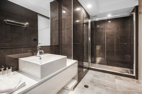 Canberra Rex Hotel - Australian Directory 32