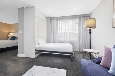 Canberra Rex Hotel - Australian Directory 34