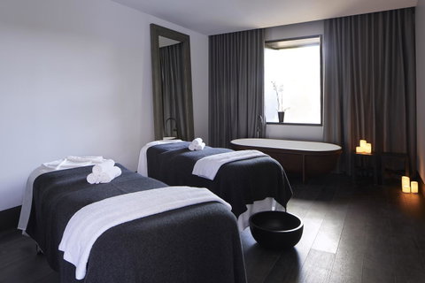Hotel Realm - Australian Directory 23