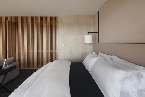 Hotel Realm - Australian Directory 18