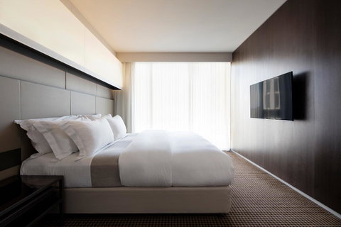 Hotel Realm - Australian Directory 15