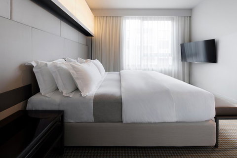 Hotel Realm - Australian Directory 11