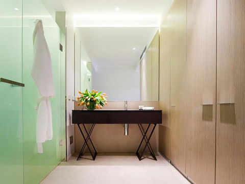 Burbury Hotel - Australian Directory 6