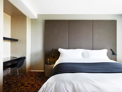 Burbury Hotel - Australian Directory 5