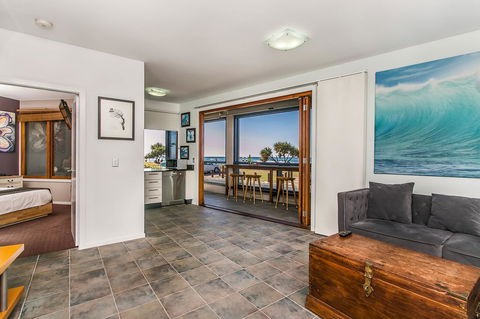 Lennox Holiday Apartments - Australian Directory 40