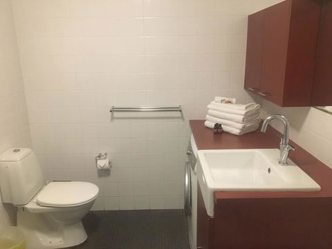 Lennox Holiday Apartments - Australian Directory 30