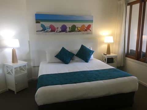 Lennox Holiday Apartments - Australian Directory 19