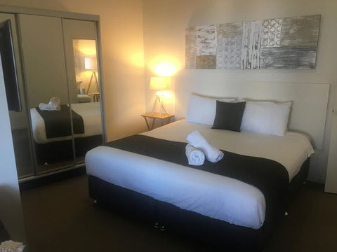 Lennox Holiday Apartments - Australian Directory 16