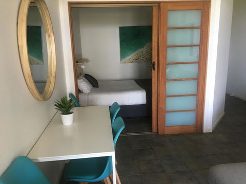 Lennox Holiday Apartments - Australian Directory 14