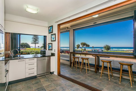 Lennox Holiday Apartments - Australian Directory 13