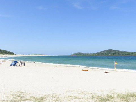 Bombora @ Fingal Bay - Australian Directory 1