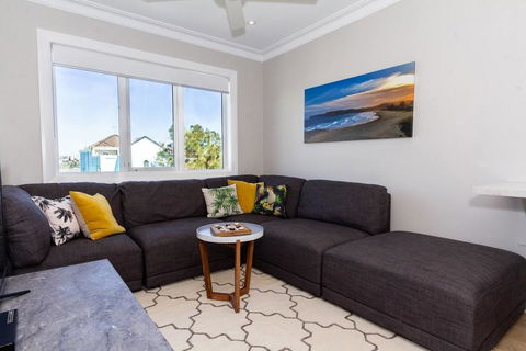 BONDI BREEZE-hosted By:L'Abode Accommodation - Australian Directory 1