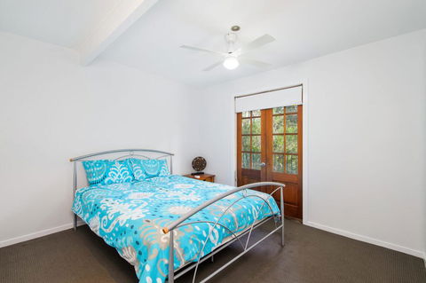 BONNY BEACH HOUSE - Holiday Accomodation With Pool - Australian Directory 1