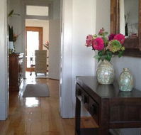 Book Keepers Cottage - Australian Directory