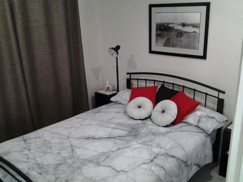 Bottlebrush B & B - Australian Directory 3