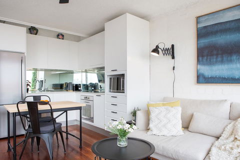 Boutique Apartment With Fantastic Harbour Views - Australian Directory 1
