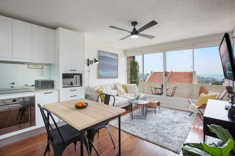 Boutique Apartment With Fantastic Harbour Views - Australian Directory 0