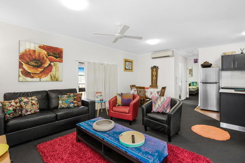 BOUTIQUE APARTMENTS BEACH LOCATION - Australian Directory 0