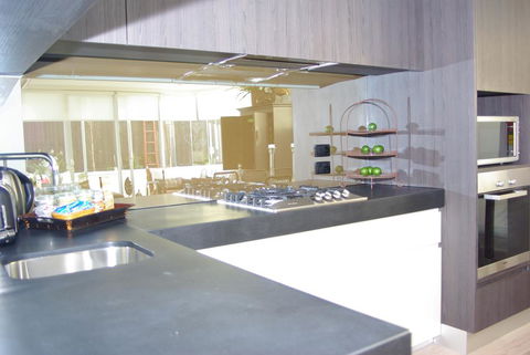 Boutique Stays - Lalique, Elwood Apartment - Australian Directory 2
