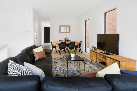 Boutique Stays-Murrumbeena Place 1 - Australian Directory 2