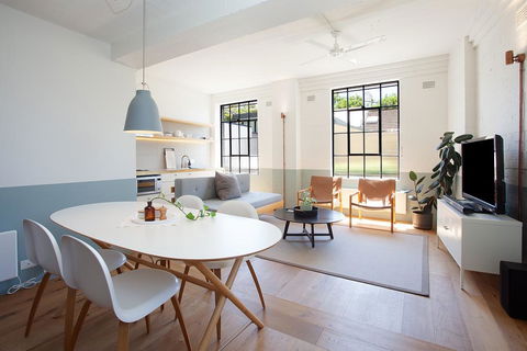 Boutique, Sunlit Studio With Designer Furnishings - Australian Directory 0