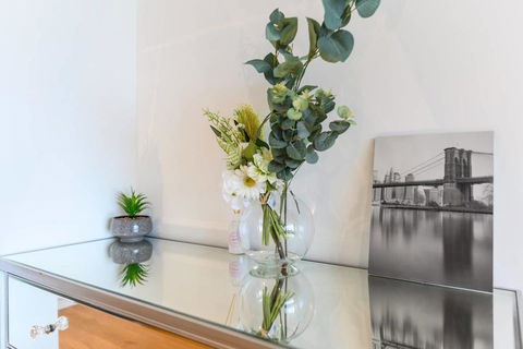 Box Hill 1 Bedroom Apartment With Ultimate View - Australian Directory 2