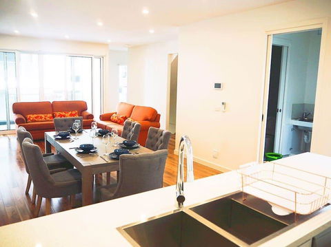 Boxhill 3Bed 3 Bath Free 2 Parking - Australian Directory 1