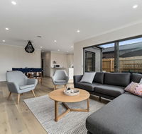 Brand New and Beautiful - Rosebud Holiday Home - Australian Directory
