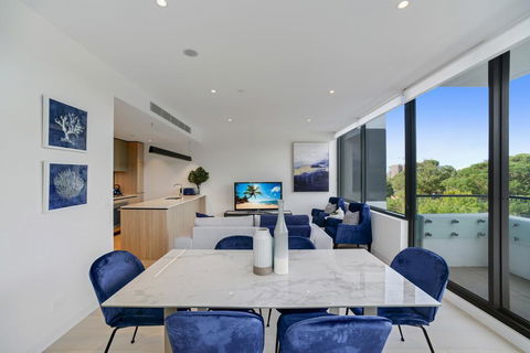 Brand New Luxury Walking To Shopping Mall, Cinema. - Australian Directory 3