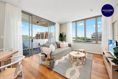 BRAND NEW- Premium Bondi Beach Escape - Australian Directory 2