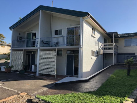 Breeze Inn - Australian Directory 2