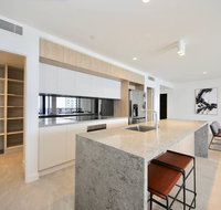 Broadbeach New Luxury Vue 17 Beach Views - Australian Directory