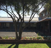Bryants Motel - Australian Directory
