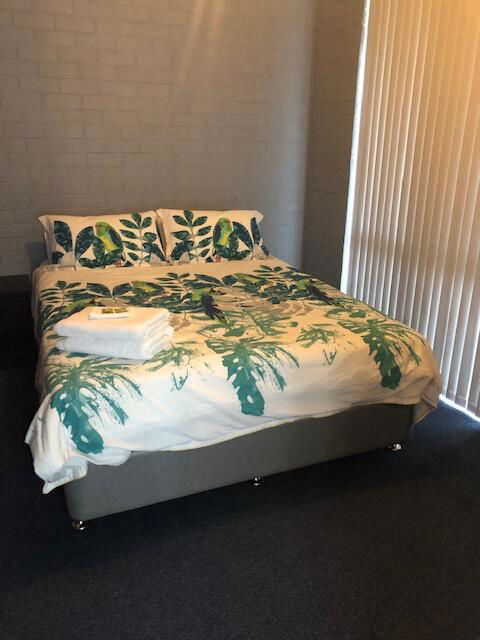 Bull 'n' Bush Hotel Motel - Australian Directory 3